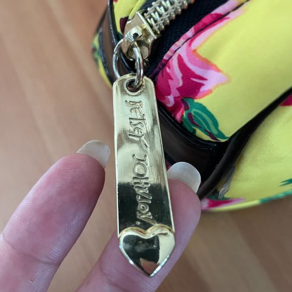 Betsey Johnson Large Floral Cosmetic Bag - Picture 4 of 8